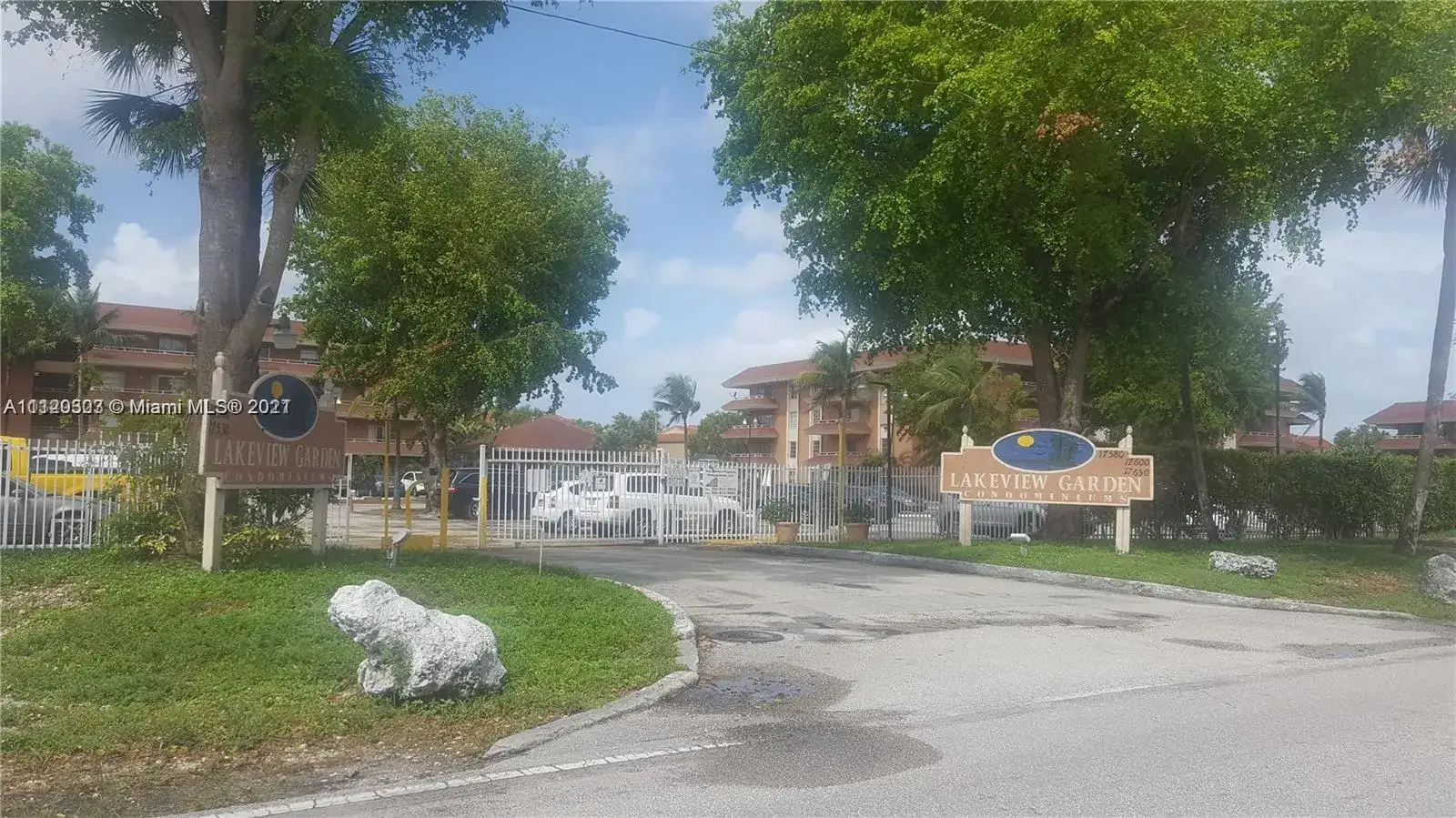 2 bedroom 2 bath Residential for sale at 17650 NW 68th Ave # A2009, Hialeah FL 33015