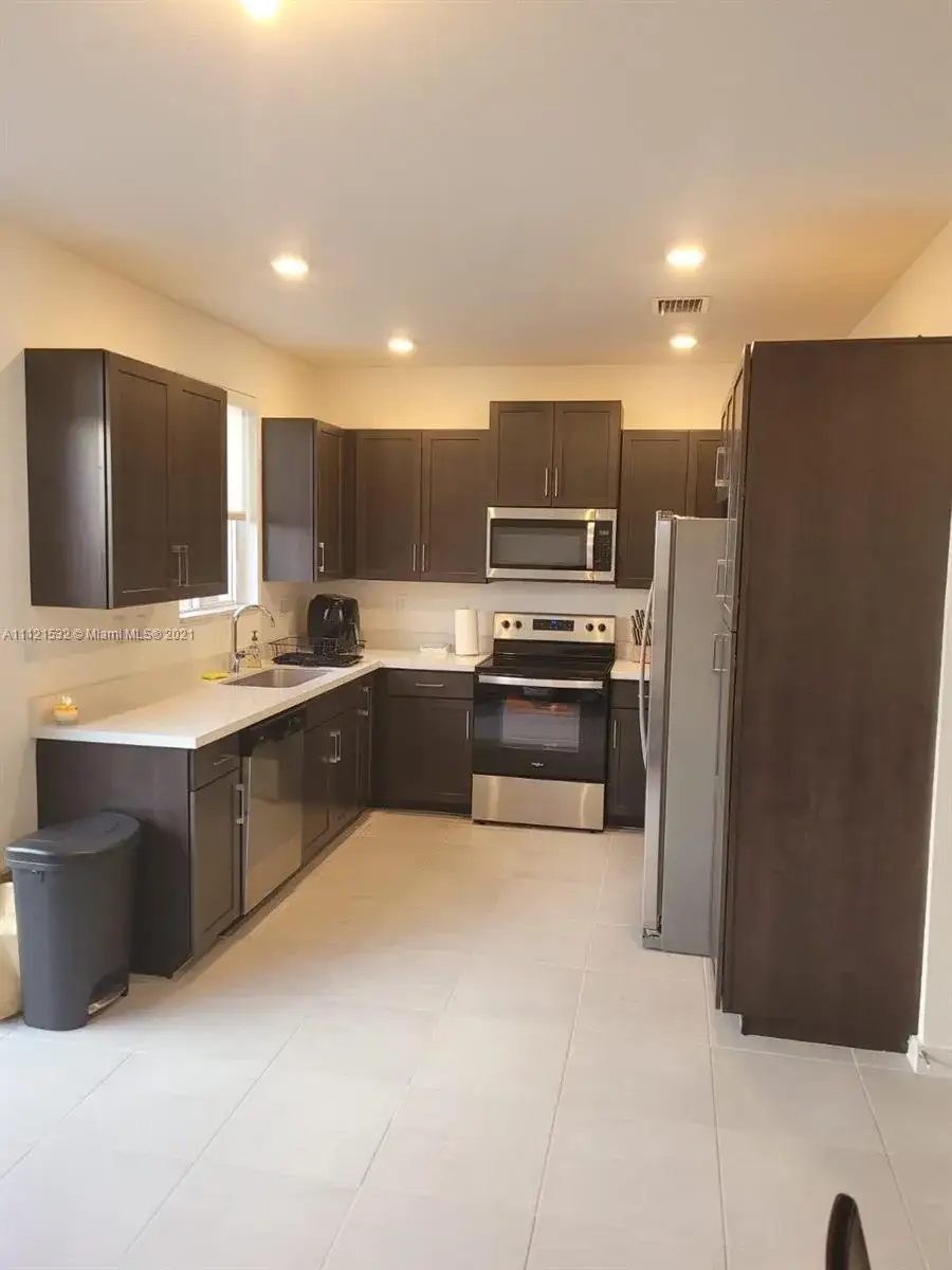 3 bedroom 2 bath Residential for sale at 1051 SE 23rd Ter, Homestead FL 33035