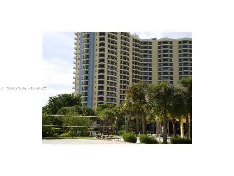 2 bedroom 2 bath Residential for sale at 3300 NE 191st St # 416, Aventura FL 33180