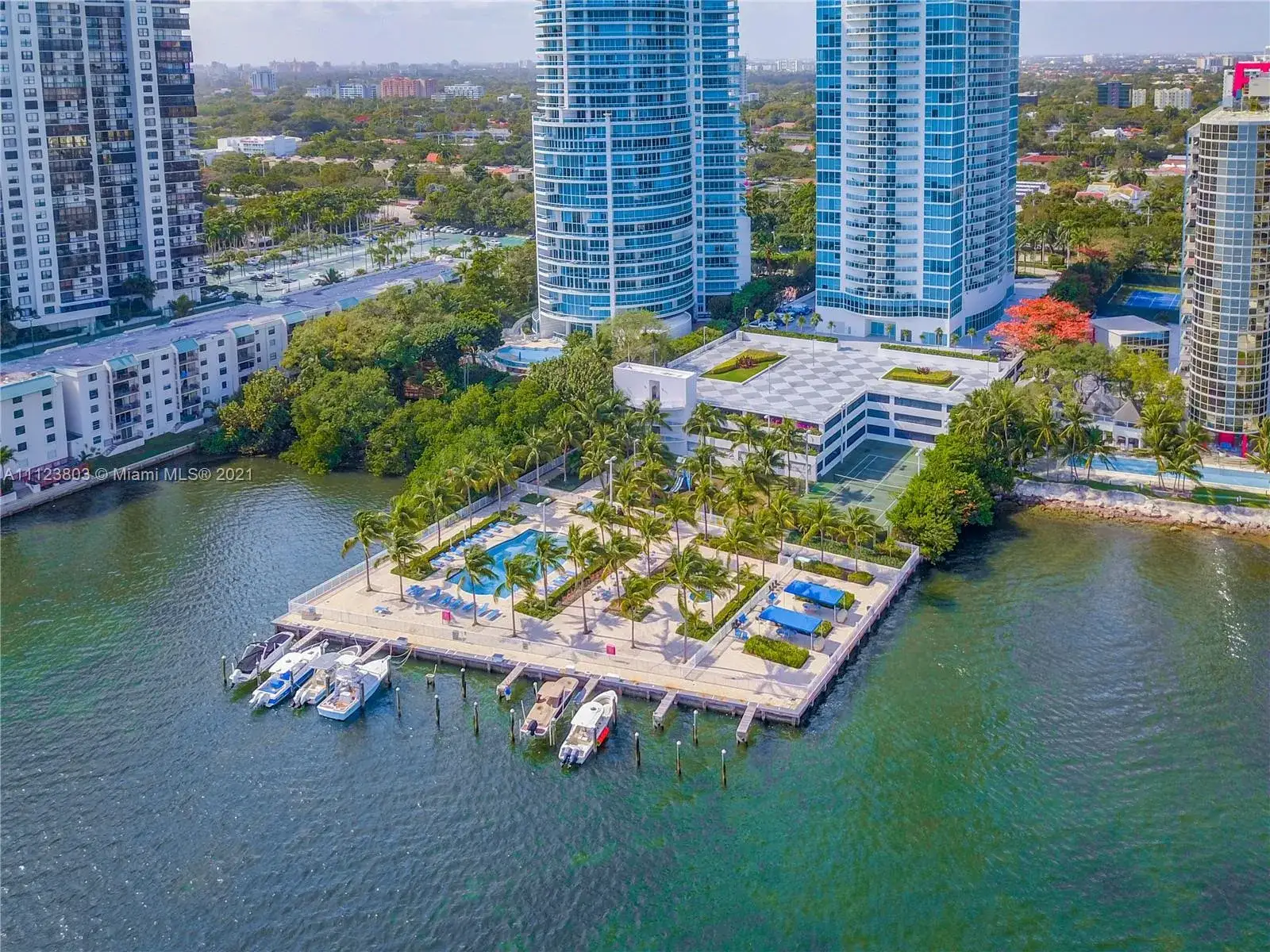 1 bedroom 1 bath Residential for sale at 2101 Brickell Ave # 2608, Miami FL 33129