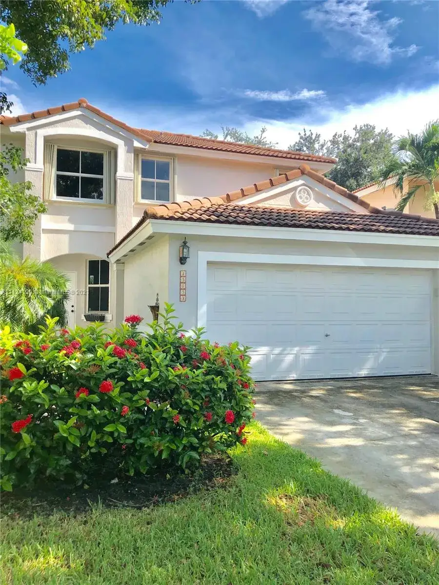 3 bedroom 2 bath Residential Lease for rent at 15053 SW 50th Ct, Davie FL 33331