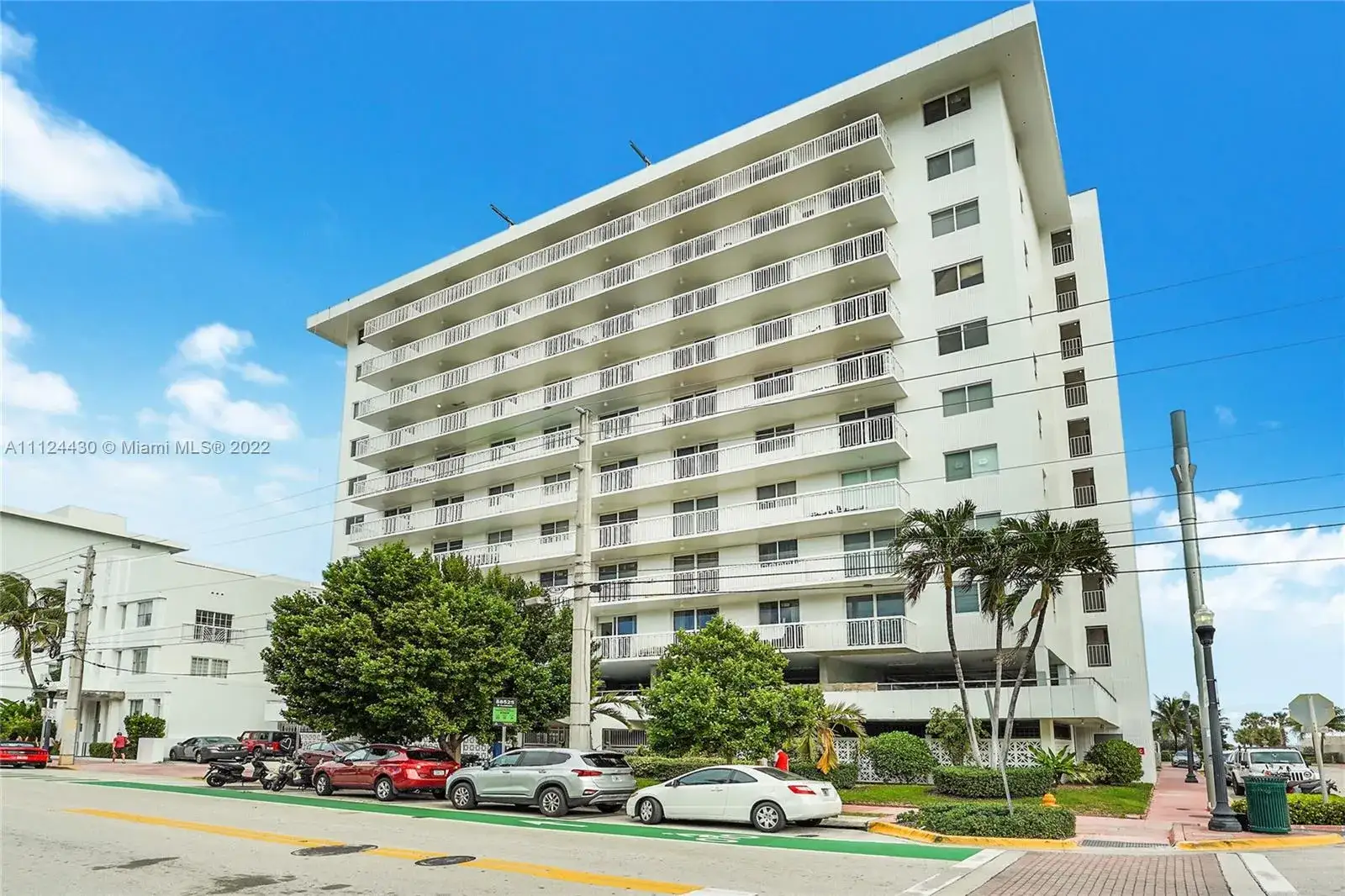 1 bedroom 1 bath Residential for sale at 401 Ocean Dr # 302, Miami Beach FL 33139