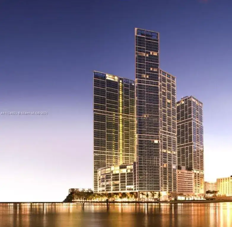 1 bedroom 1 bath Residential Lease for rent at 465 Brickell Ave # 3306, Miami FL 33131