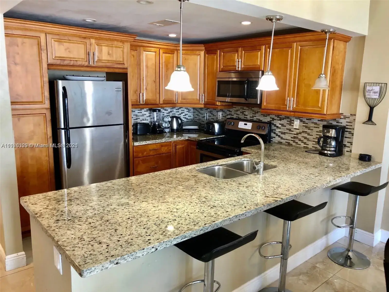 1 bedroom 1 bath Residential for sale at 3725 S Ocean Dr # 1605, Hollywood FL 33019