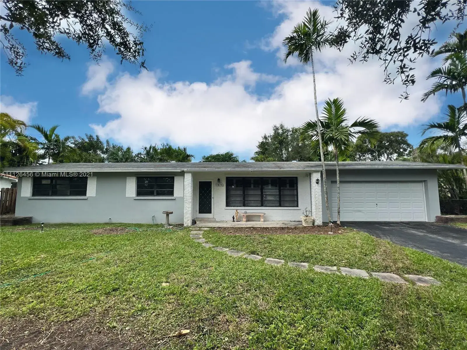 3 bedroom 3 bath Residential for sale at 12820 SW 83rd Ct, Pinecrest FL 33156