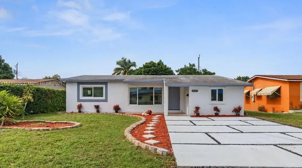 3 bedroom 2 bath Residential for sale at 330 N 69th Way, Hollywood FL 33024