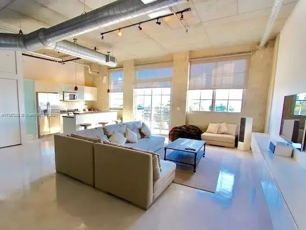 1 bedroom 1 bath Residential Lease for rent at 410 NW 1st Ave # 504, Fort Lauderdale FL 33301