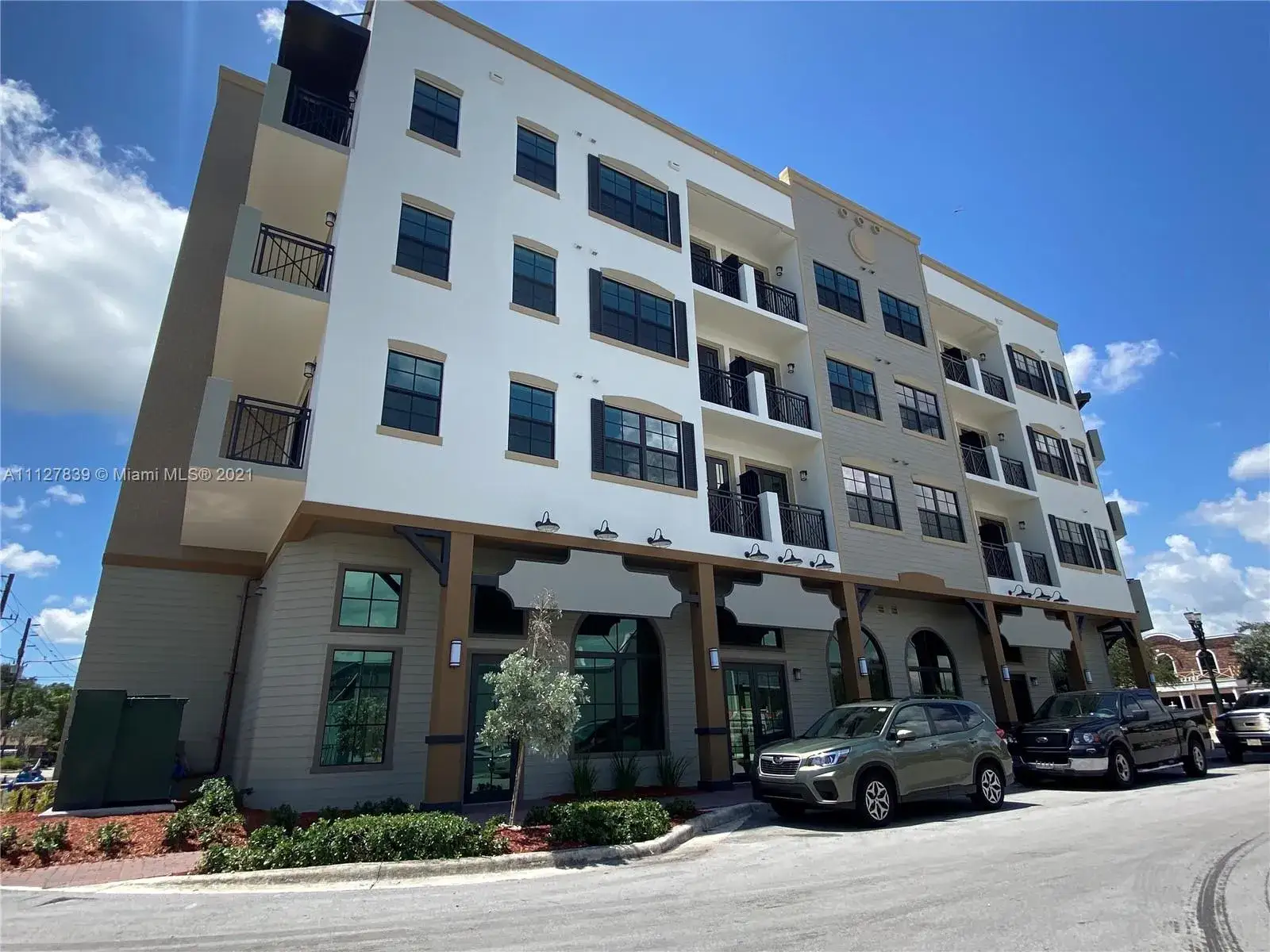 1 bath Residential Lease for rent at 4100 SW 64th Ave # 406, Davie FL 33314