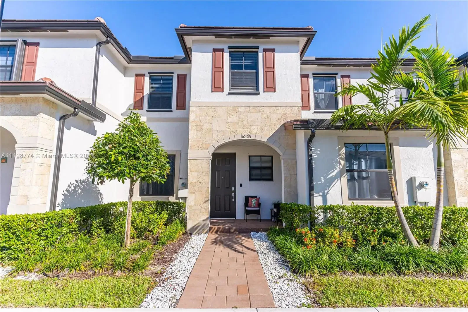 3 bedroom 2 bath Residential for sale at 10611 W 33rd Ct # 10611, Hialeah FL 33018