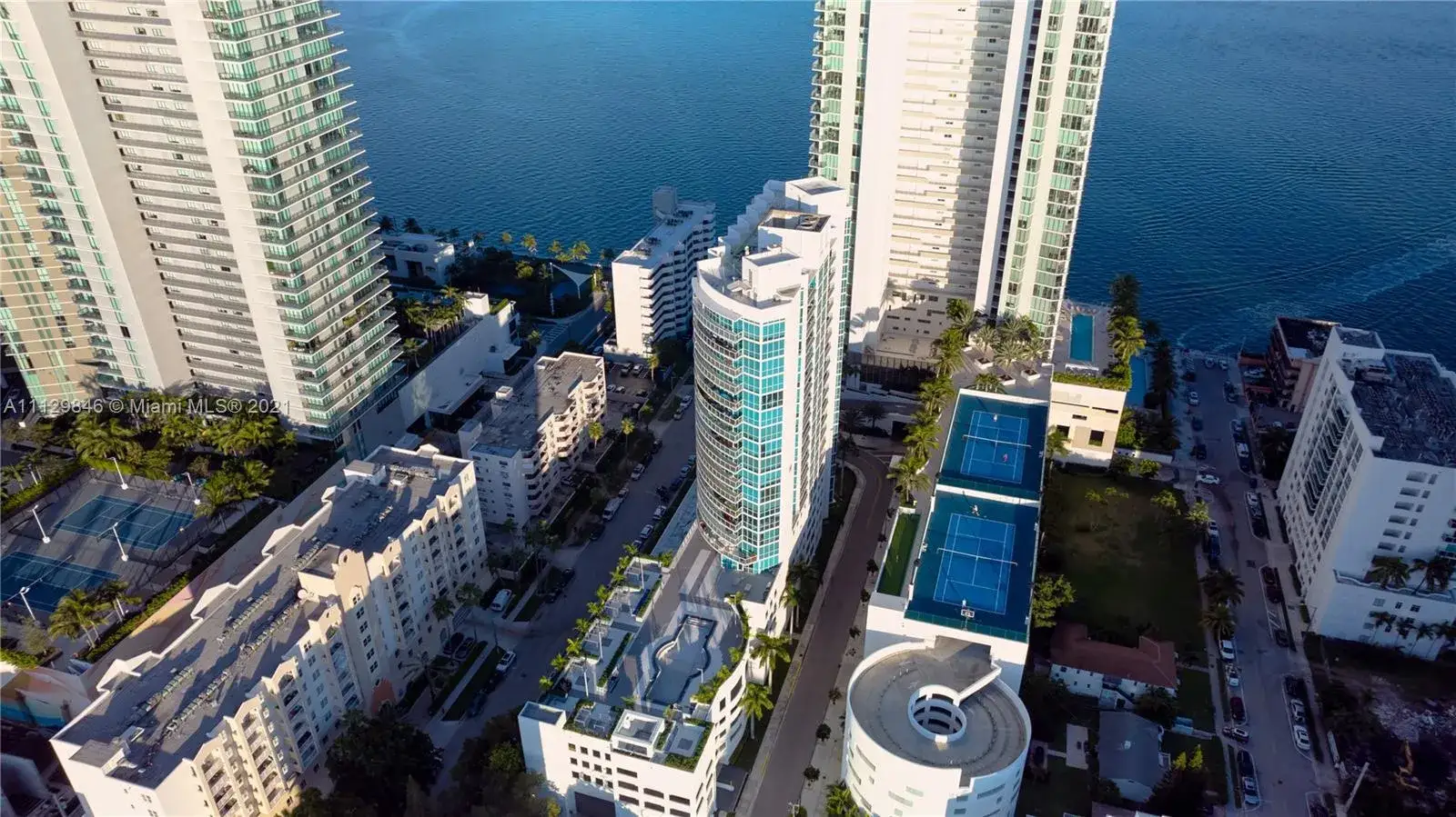1 bedroom 1 bath Residential Lease for rent at 480 NE 30th St # 1706, Miami FL 33137