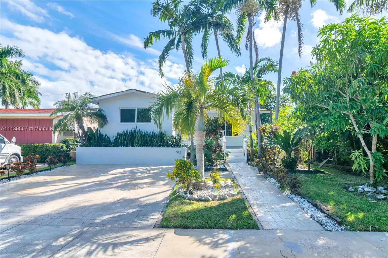 3 bedroom 2 bath Residential for sale at 912 S 15th Ave, Hollywood FL 33020