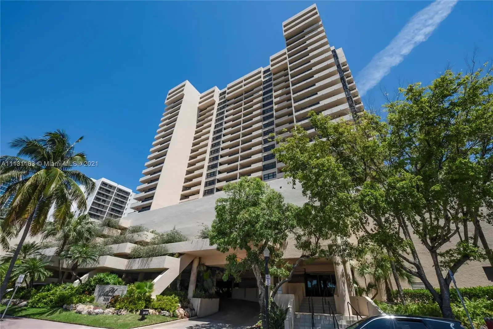 2 bedroom 2 bath Residential for sale at 2555 Collins Ave # 2002, Miami Beach FL 33140