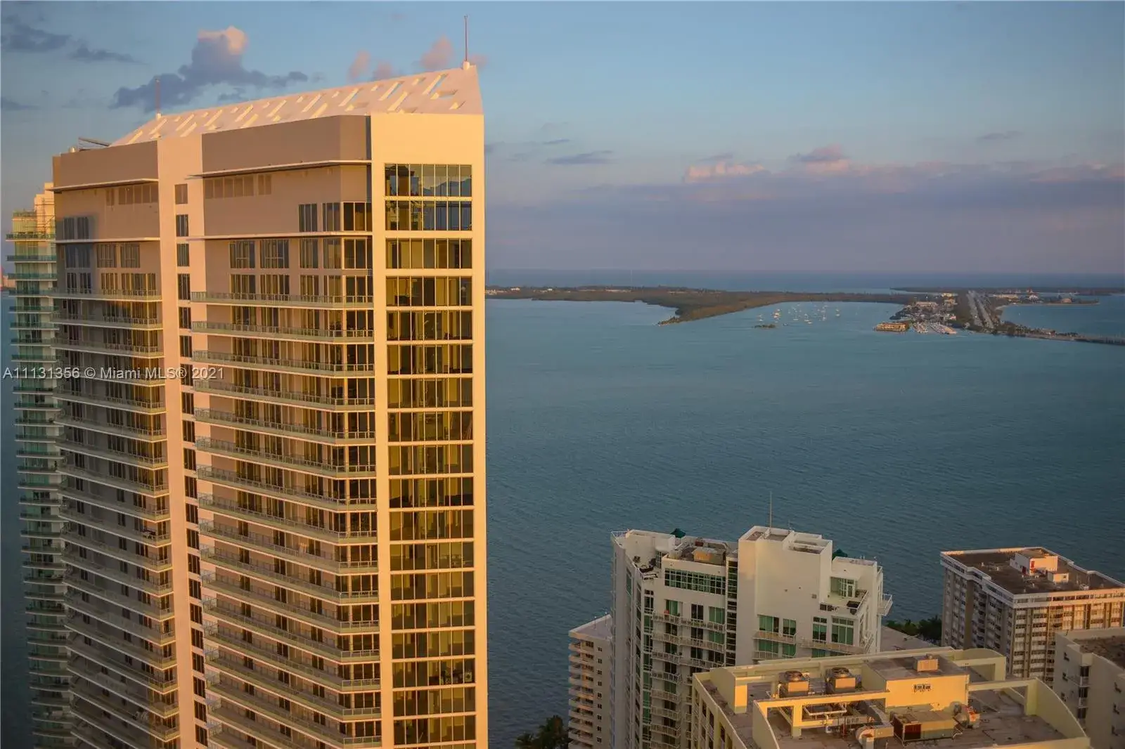 3 bedroom 2 bath Residential for sale at 1300 Brickell Bay Dr # 3402, Miami FL 33131