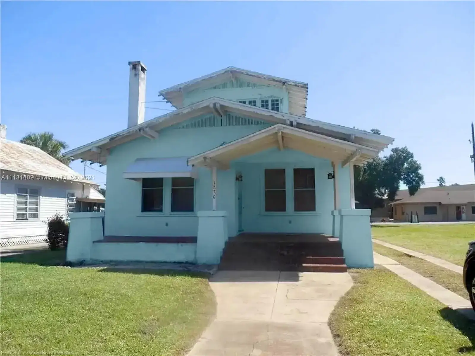 3 bedroom 1 bath Residential for sale at 1870 Lakeview, Sebring FL 33870