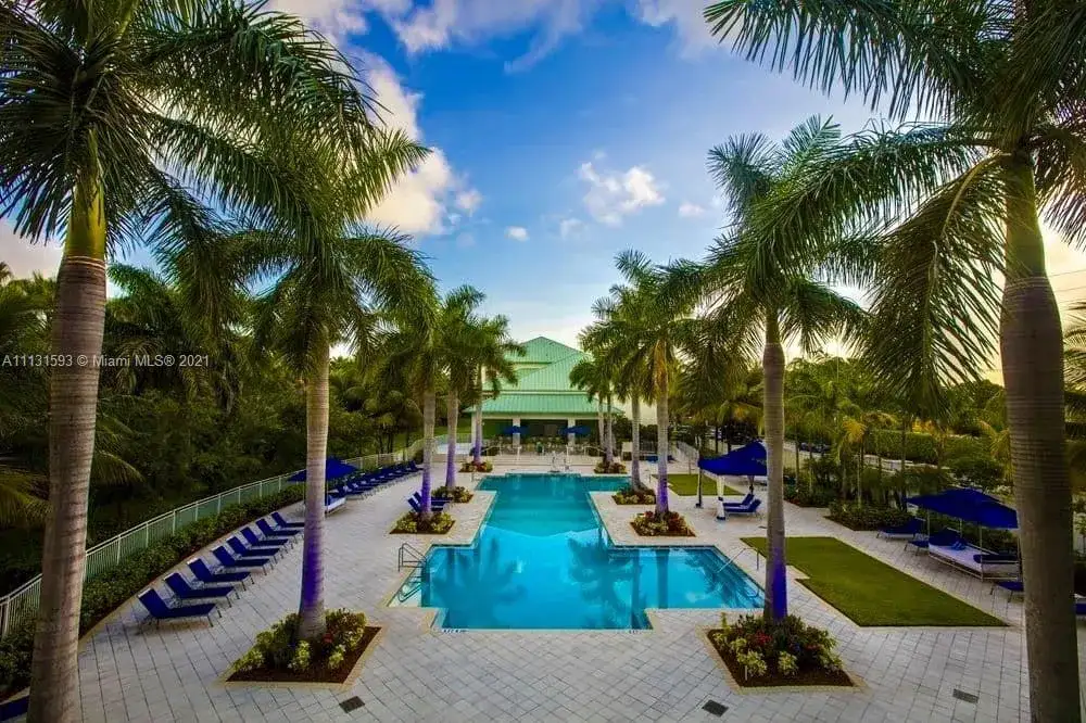 3 bedroom 4 bath Residential for sale at 5300 NW 87th Ave # 1313, Doral FL 33178