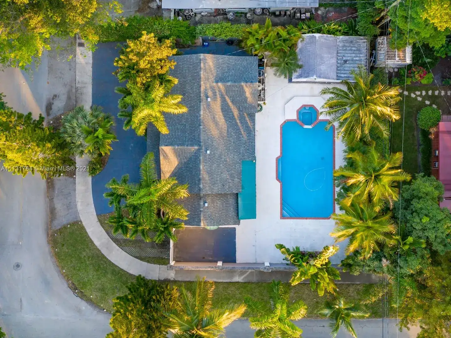 4 bedroom 3 bath Residential for sale at 4384 SW 12th St, Miami FL 33134