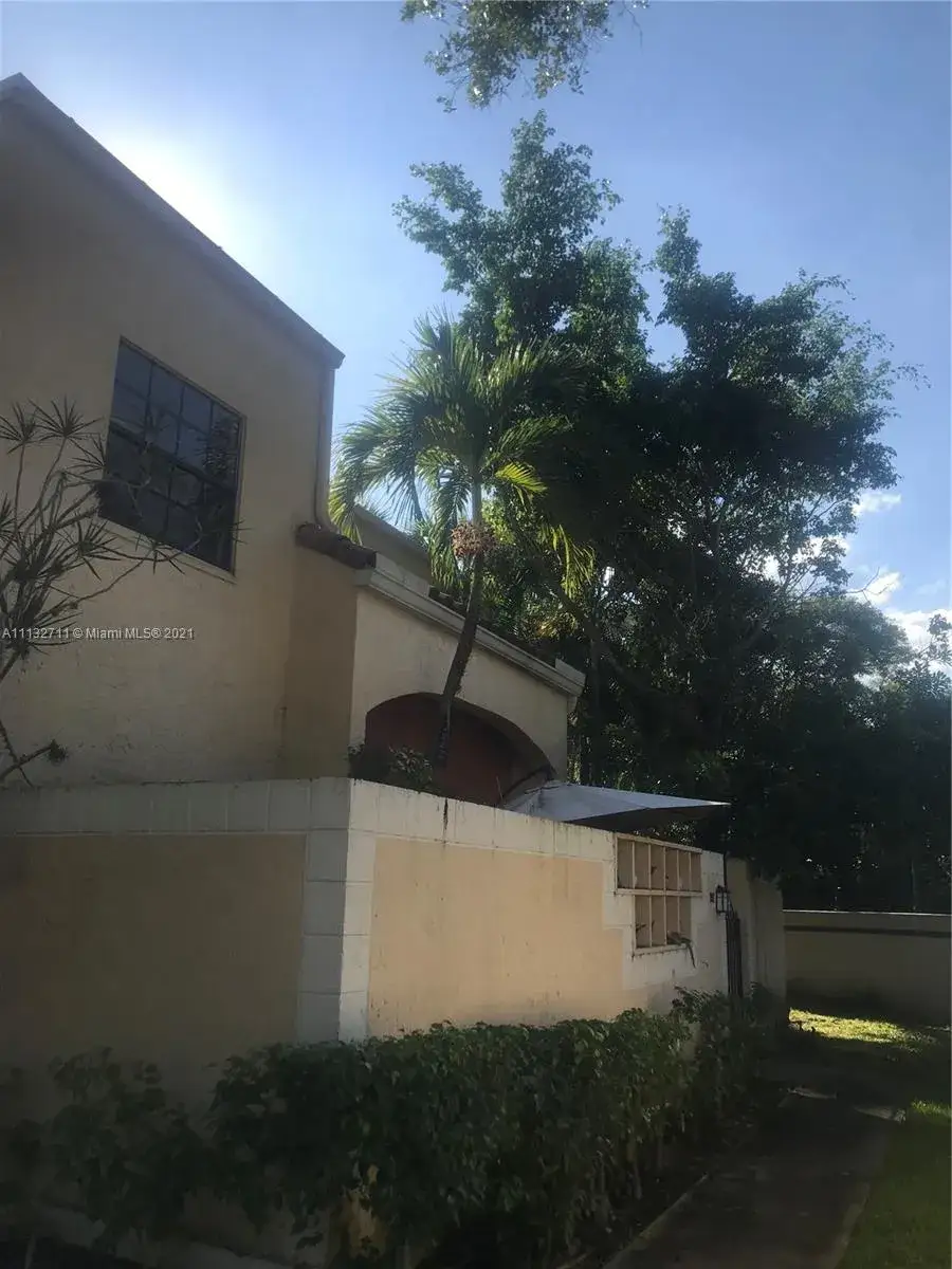 2 bedroom 2 bath Residential for sale at 20908 Leeward Ct # 3, Aventura FL 33180