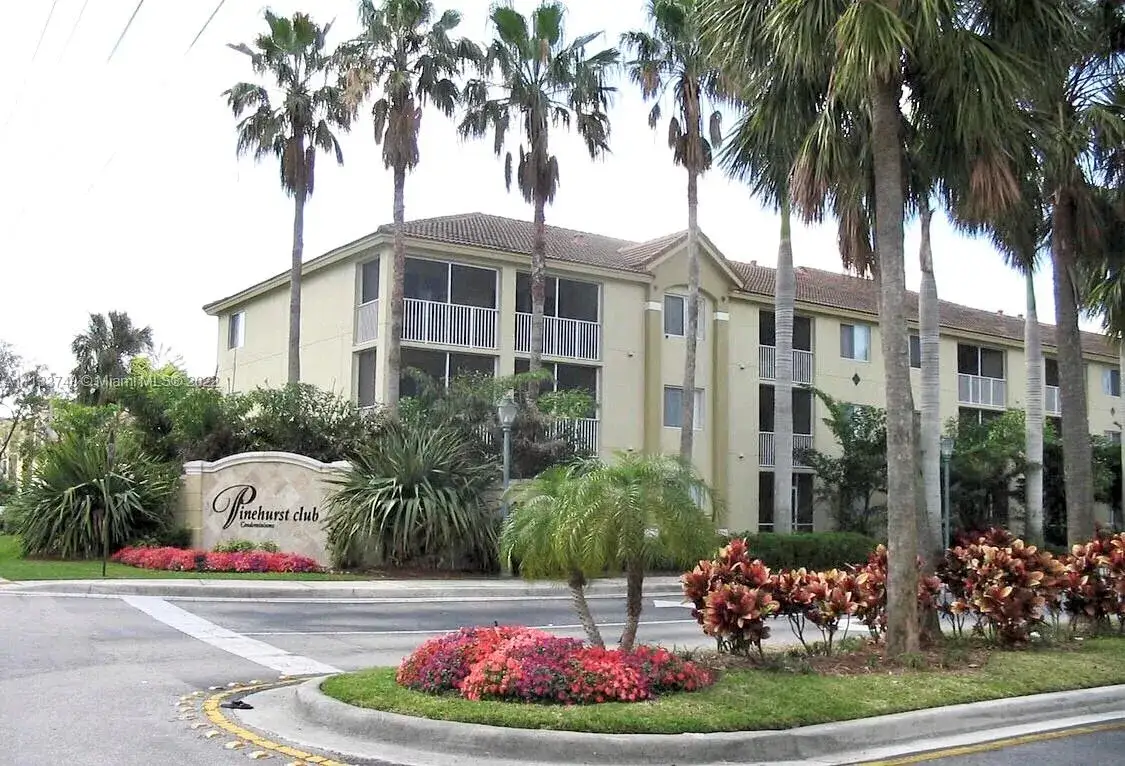 3 bedroom 2 bath Residential Lease for rent at 410 S Park Rd # 207, Hollywood FL 33021