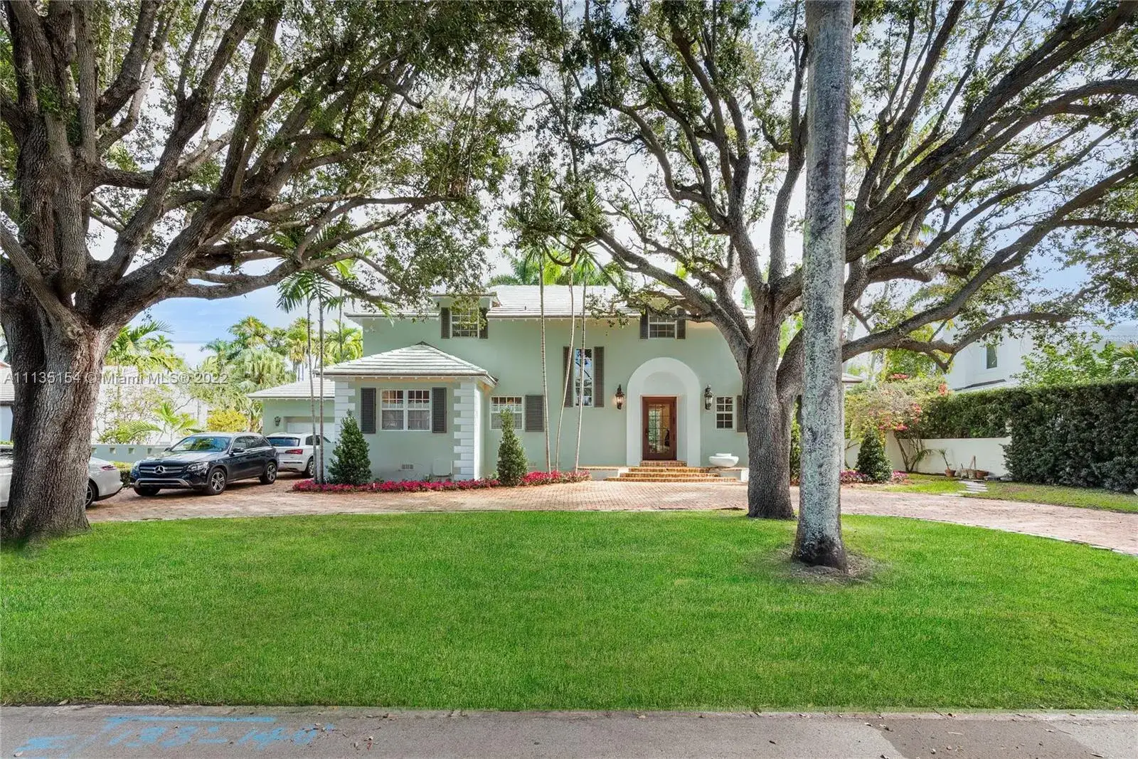 6 bedroom 4 bath Residential for sale at 6675 Roxbury Ln, Miami Beach FL 33141