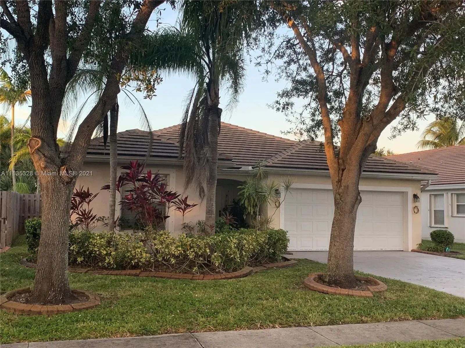 3 bedroom 2 bath Residential for sale at 19189 NW 24th Ct, Pembroke Pines FL 33029