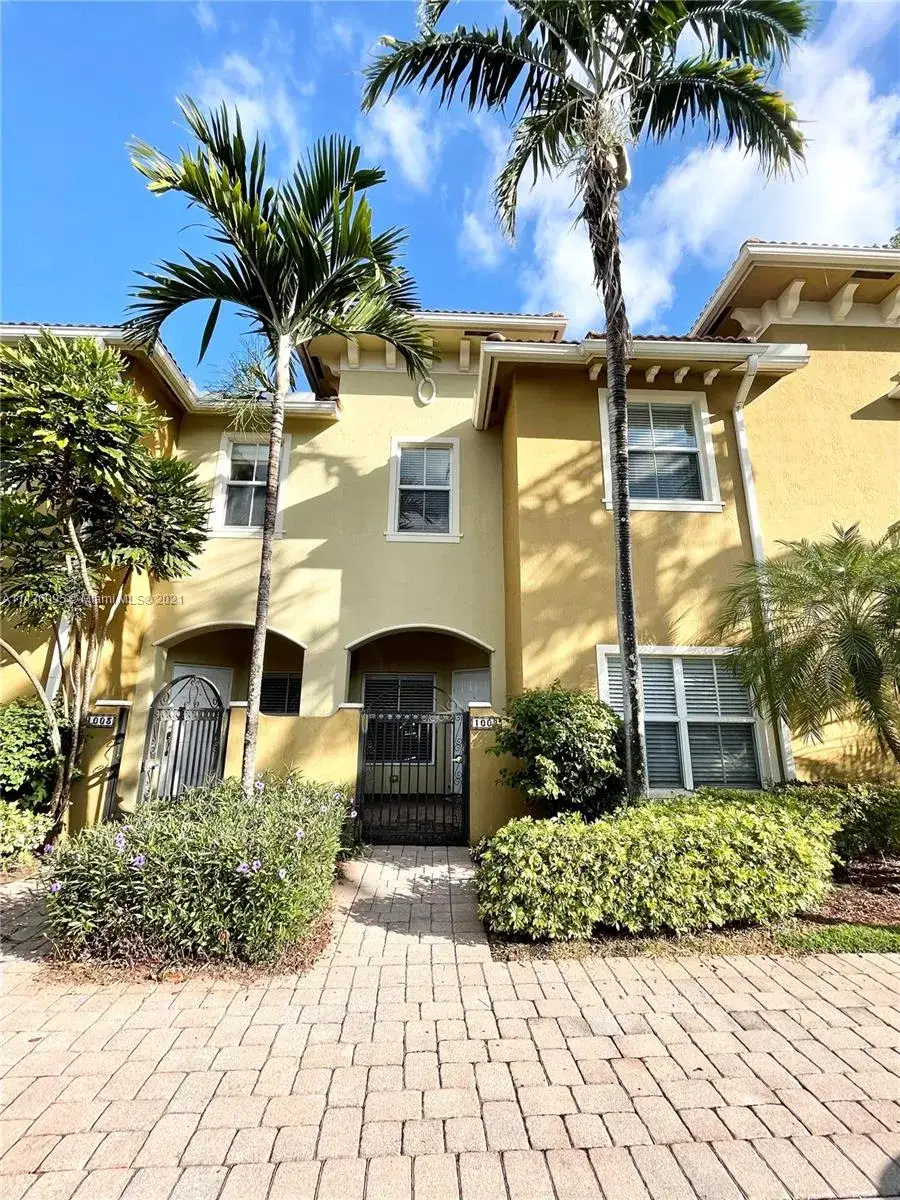 3 bedroom 2 bath Residential for sale at 2851 W Prospect Rd # 1002, Tamarac FL 33309