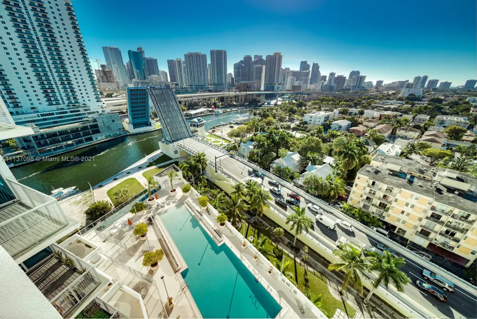 2 bedroom 2 bath Residential for sale at 10 SW South River Dr # 1406, Miami FL 33130