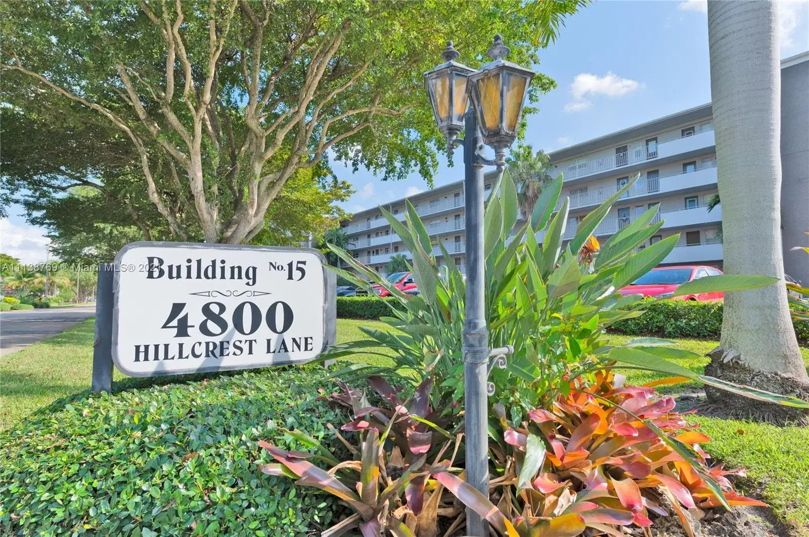 2 bedroom 2 bath Residential for sale at 4800 Hillcrest Ln # 507, Hollywood FL 33021