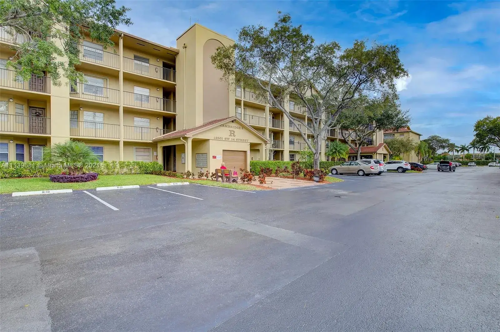 2 bedroom 2 bath Residential for sale at 12501 SW 14th St # 312R, Pembroke Pines FL 33027