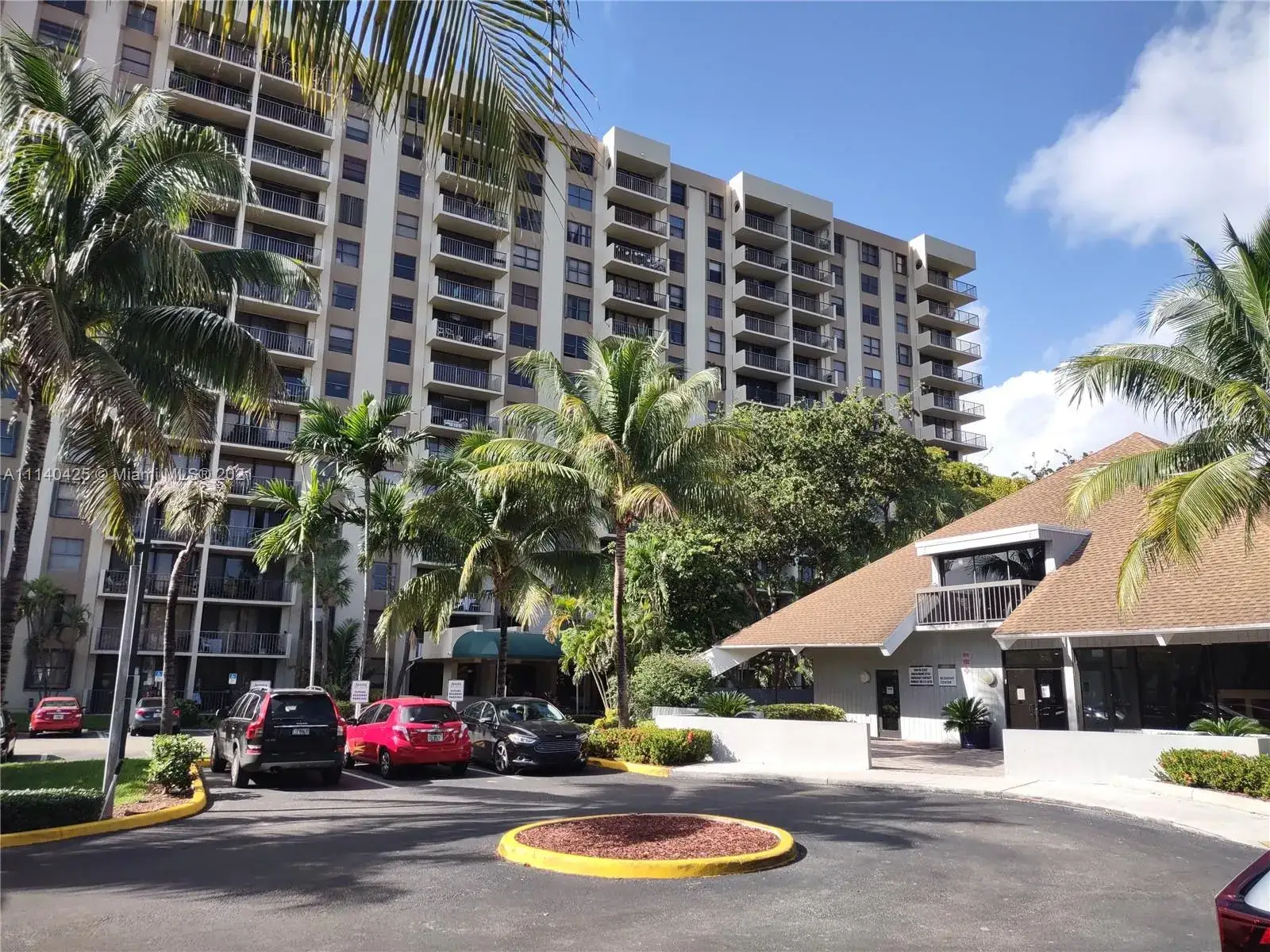 1 bedroom 1 bath Residential for sale at 1470 NE 123rd St # A606, North Miami FL 33161