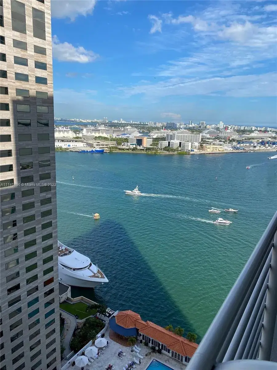 2 bedroom 2 bath Residential Lease for rent at 335 S Biscayne Blvd # 2900, Miami FL 33131