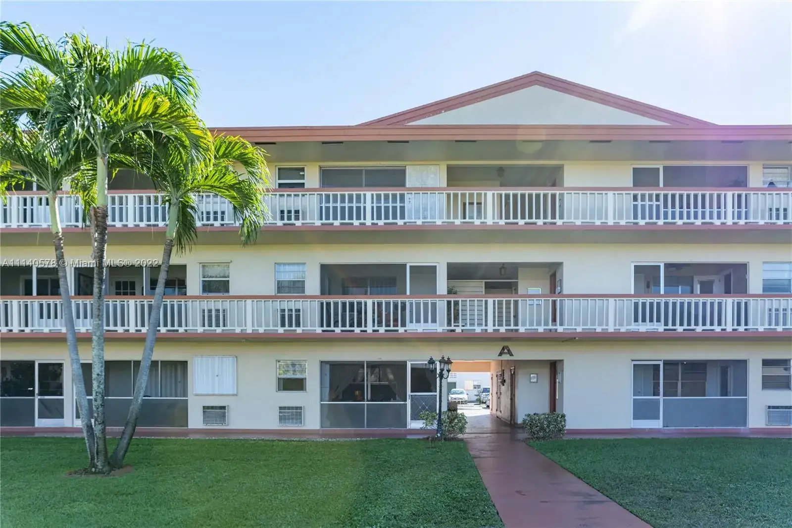 1 bedroom 1 bath Residential Lease for rent at 5300 Washington St # A234, Hollywood FL 33021