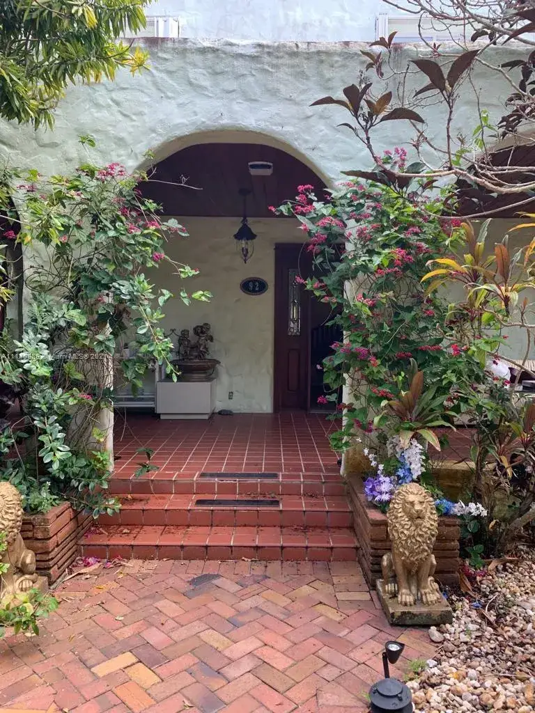 3 bedroom 2 bath Residential Lease for rent at 92 NE 90th St # 1, El Portal FL 33138