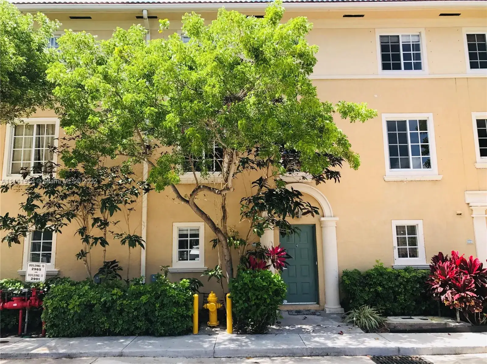2 bedroom 2 bath Residential for sale at 2965 NE 185th St # 1514, Aventura FL 33180