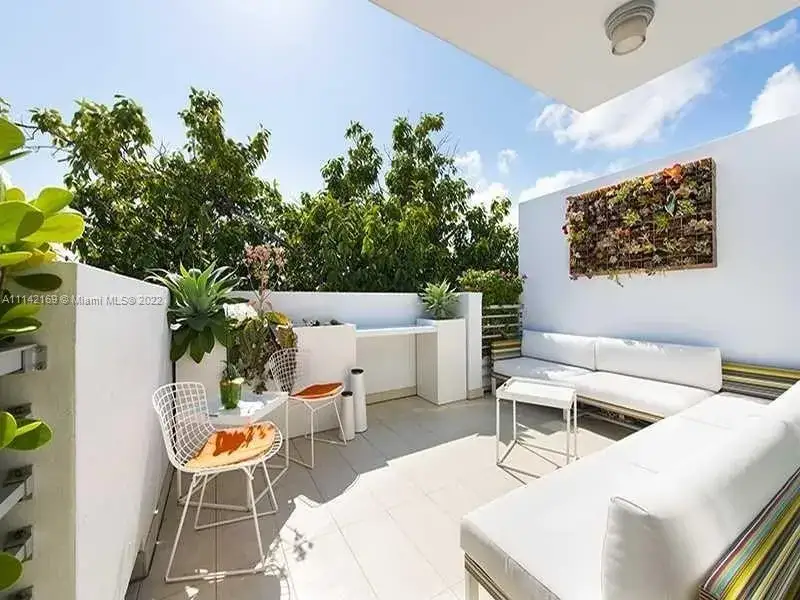 2 bedroom 2 bath Residential for sale at 1600 Michigan Ave # 7, Miami Beach FL 33139