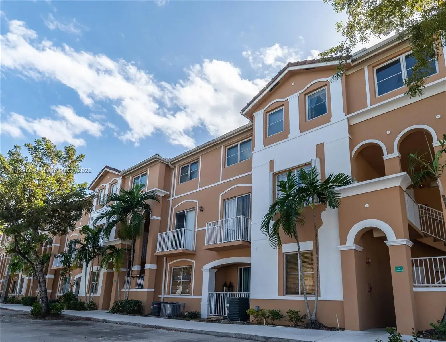 2 bedroom 2 bath Residential for sale at 7080 NW 177th St # 13, Hialeah FL 33015