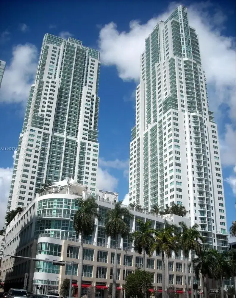 1 bedroom 1 bath Residential Lease for rent at 253 NE 2nd St # 1807, Miami FL 33132