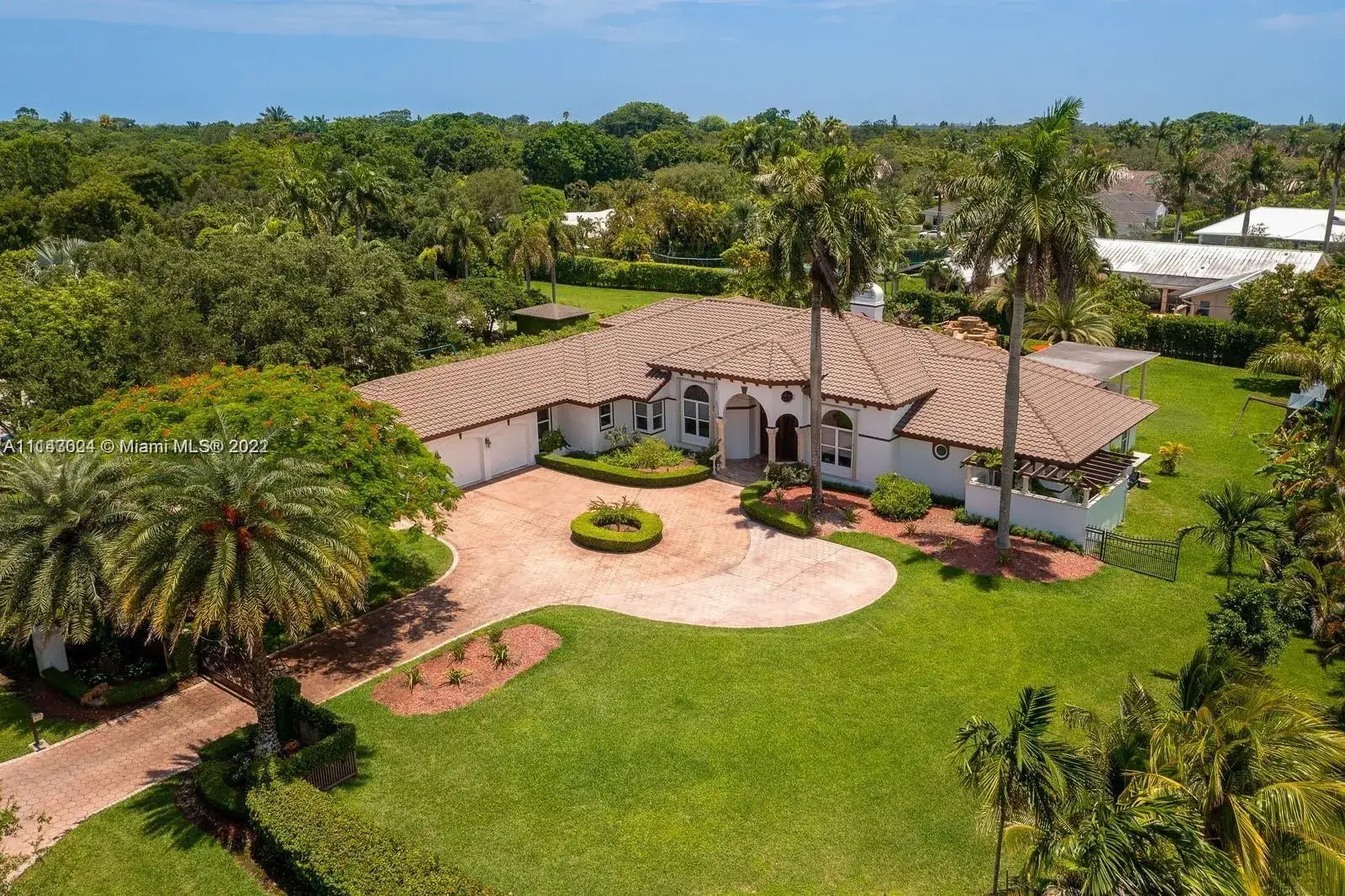 6 bedroom 6 bath Residential for sale at 5770 SW 114th Ter, Pinecrest FL 33156