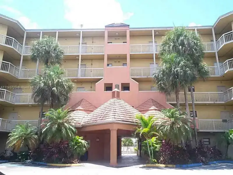 1 bedroom 1 bath Residential for sale at 8290 Lake Dr # 302, Doral FL 33166