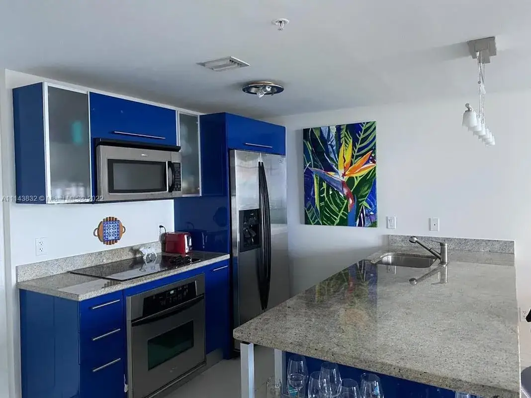 1 bedroom 1 bath Residential Lease for rent at 185 SW 7th St # 3508, Miami FL 33130