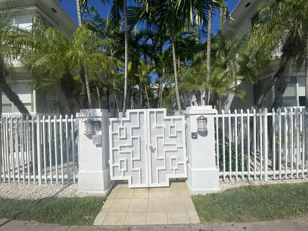 1 bedroom 1 bath Residential for sale at 731 6th St, Miami Beach FL 33139