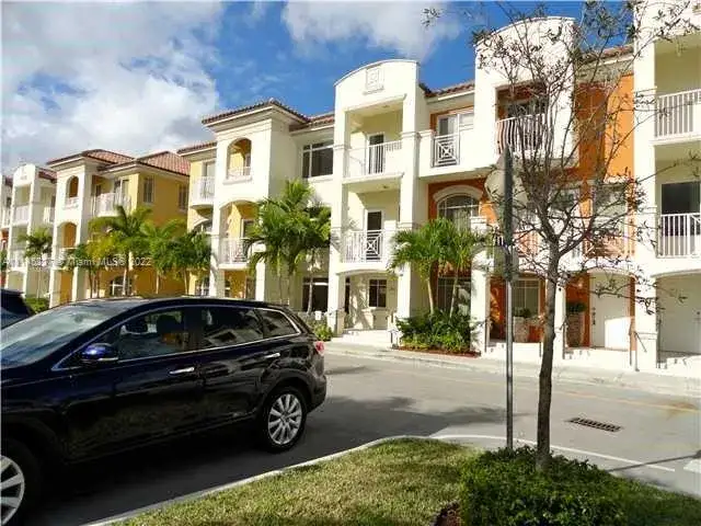 2 bedroom 2 bath Residential for sale at 2753 NE 184th Way # 2753, Aventura FL 33160