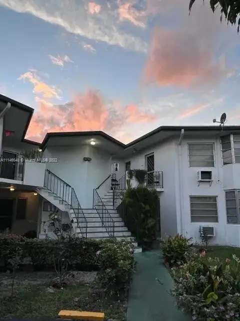 1 bedroom 1 bath Residential Lease for rent at 18780 NE 18th Ave # 125, Miami FL 33179