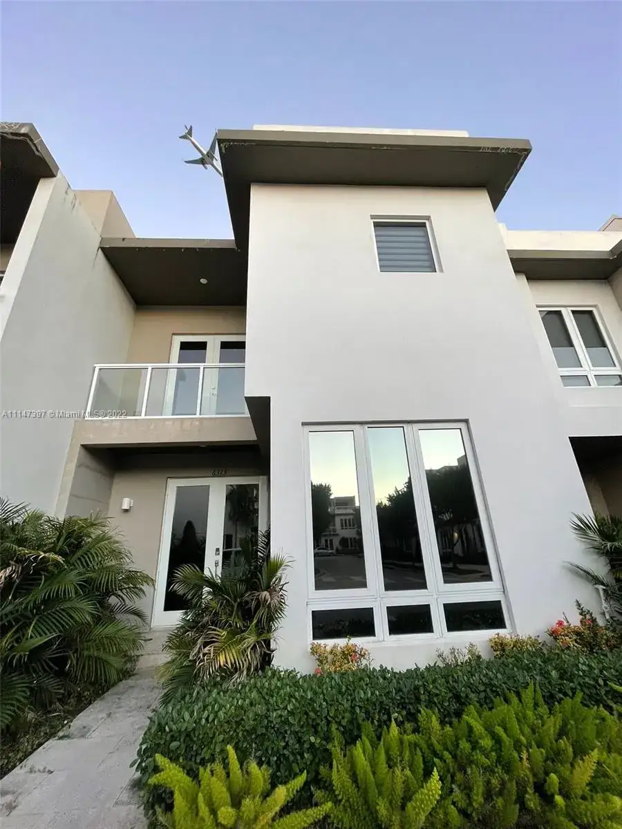 4 bedroom 3 bath Residential Lease for rent at 6313 NW 105th Ct, Doral FL 33178