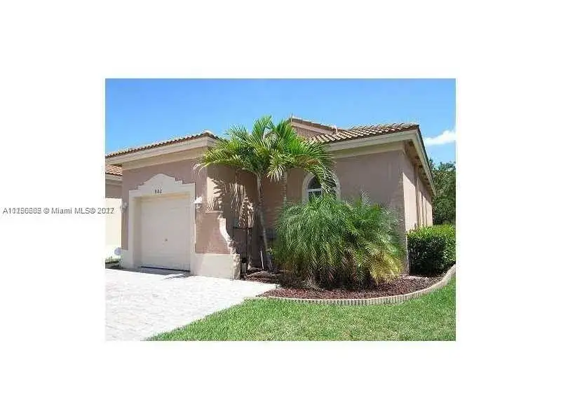 3 bedroom 2 bath Residential for sale at 982 NE 37th Pl, Homestead FL 33033