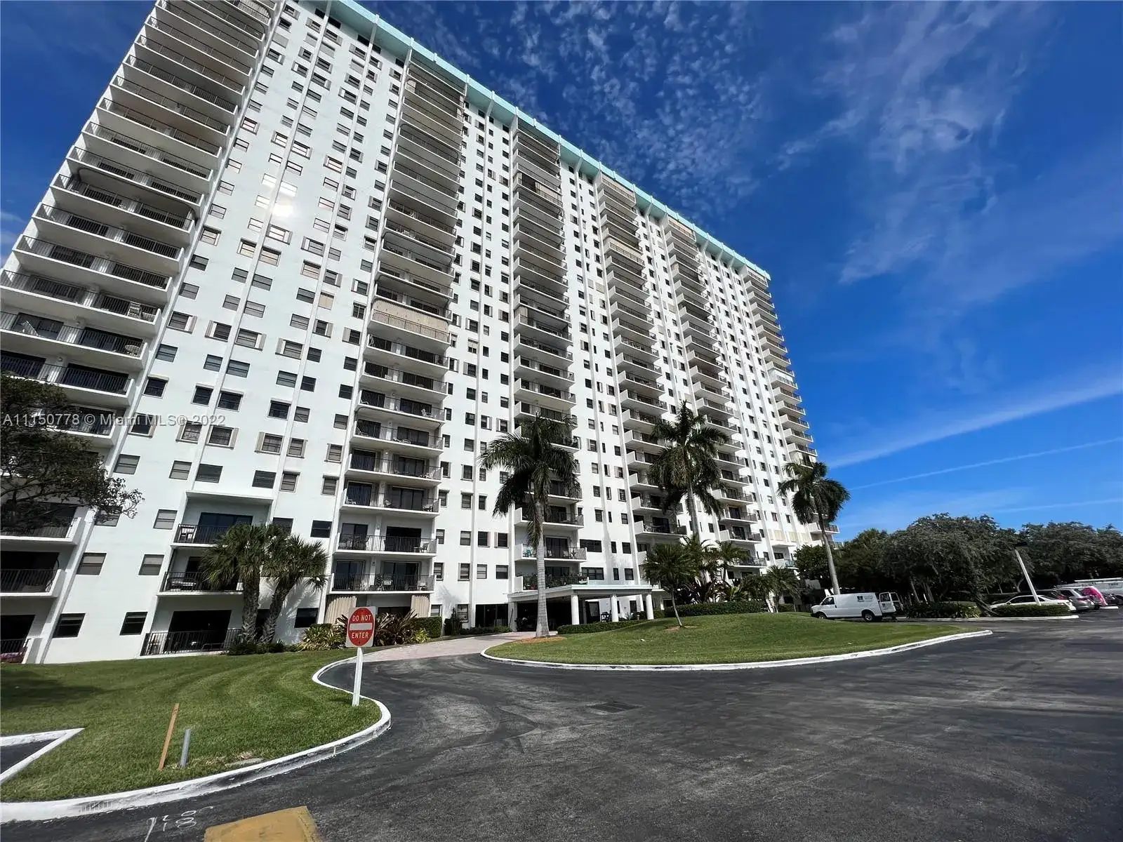 2 bedroom 2 bath Residential for sale at 1201 S Ocean Dr # 410S, Hollywood FL 33019