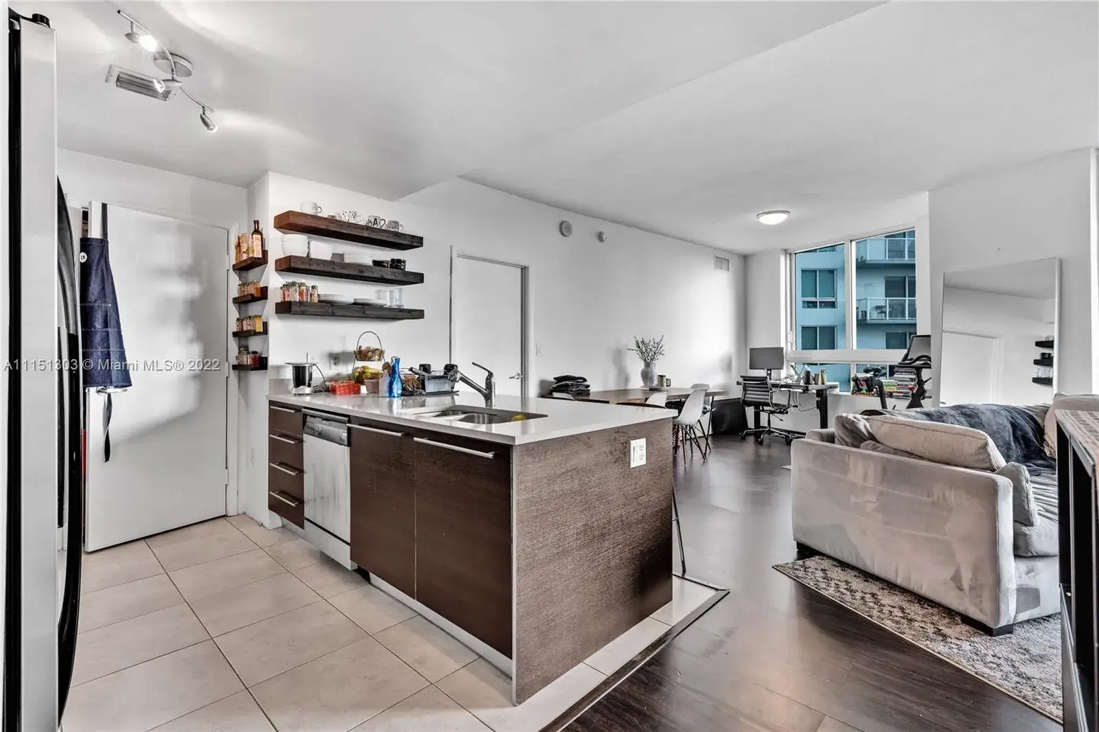 1 bedroom 1 bath Residential for sale at 1900 N Bayshore Dr # 2919, Miami FL 33132