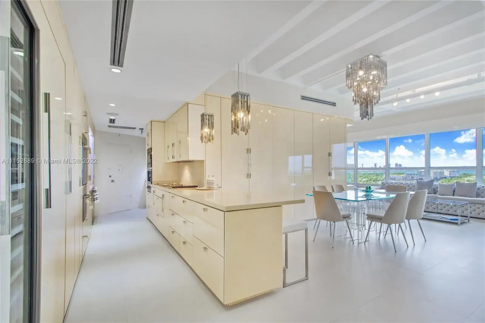 1 bedroom 2 bath Residential Lease for rent at 4925 Collins Ave # 12G, Miami Beach FL 33140