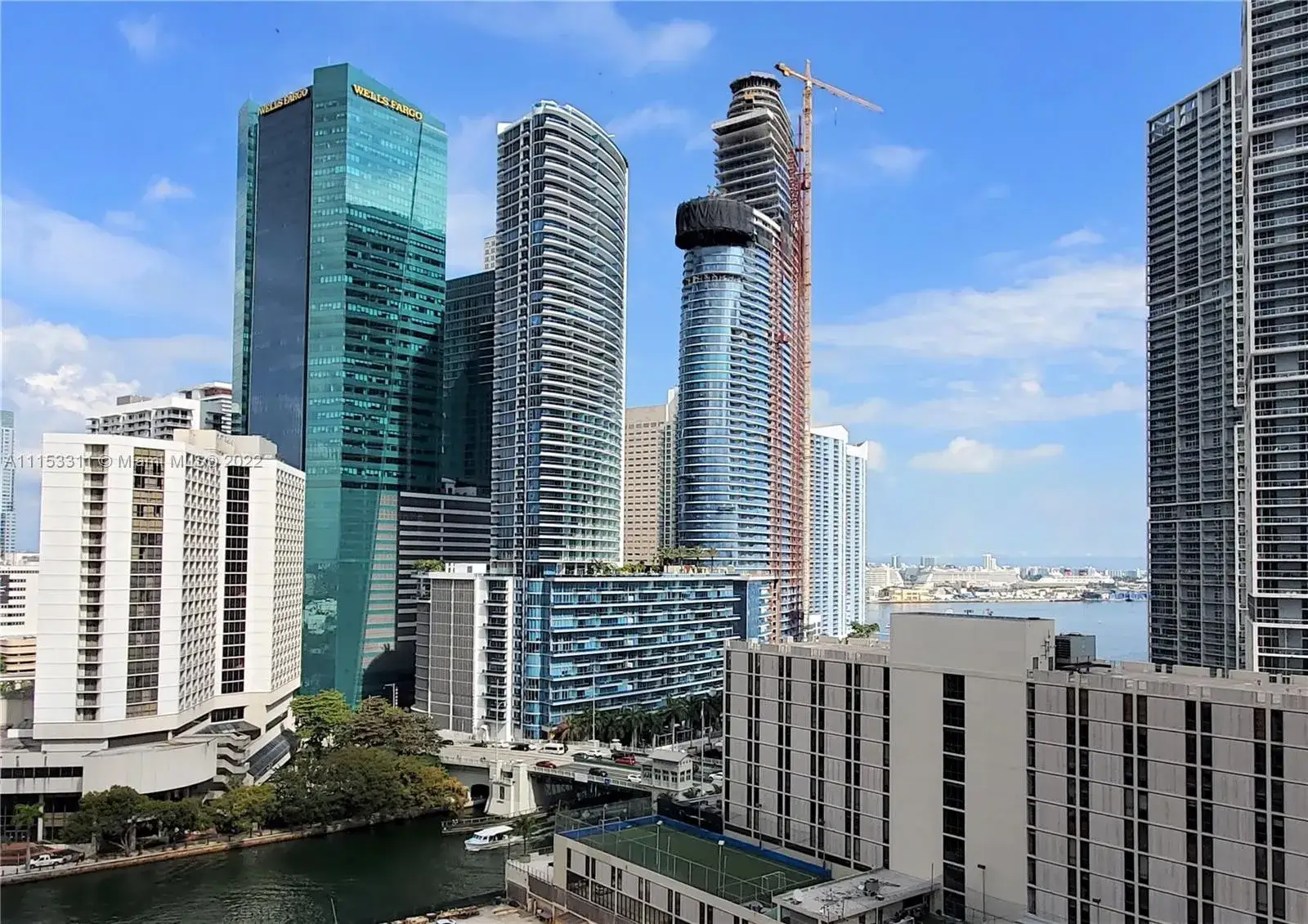 2 bedroom 2 bath Residential for sale at 31 SE 6th St # 2008, Miami FL 33131