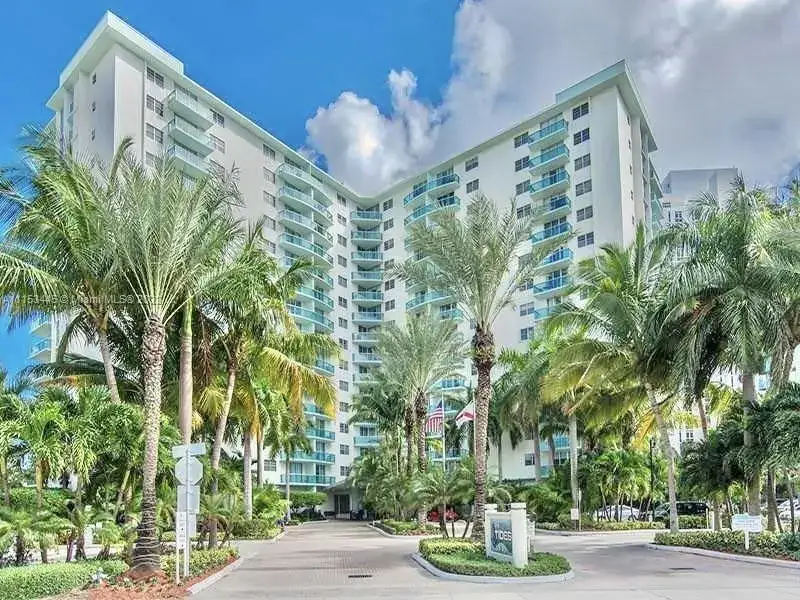 2 bedroom 2 bath Residential for sale at 3901 S Ocean Dr # 8W, Hollywood FL 33019