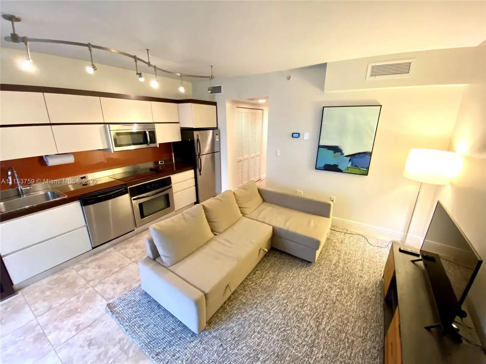 1 bedroom 1 bath Residential for sale at 435 21st St # 110, Miami Beach FL 33139